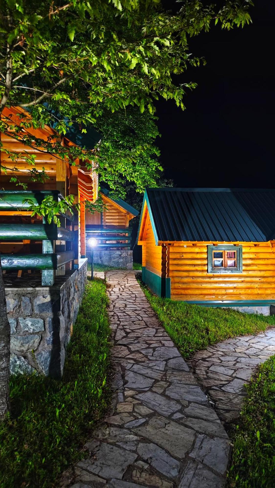 Kozak Apartments & Restaurant โมจโคแวก ภายนอก รูปภาพ